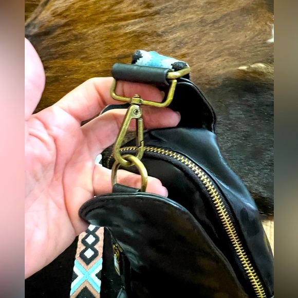 Leopard Aztec crossbody bag - Picture 6 of 8